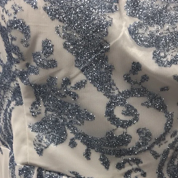 Cachet Beautiful Prom or Special Occasion Dress - Picture 4 of 10